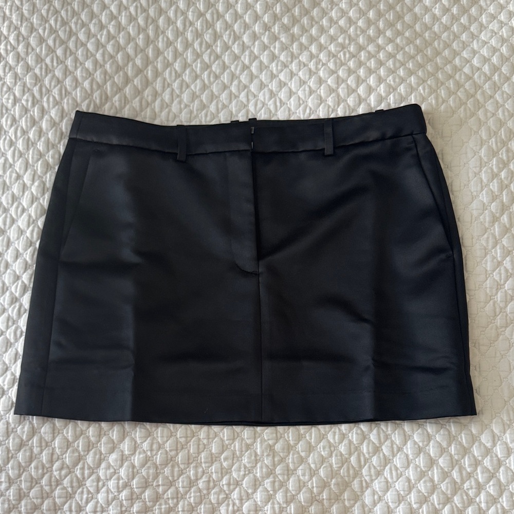Elegant Black Women's Skirt NWT